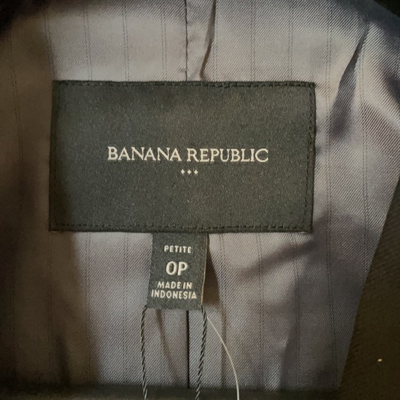 Banana Republic Women’s Black Blazer - Picture 2 of 3